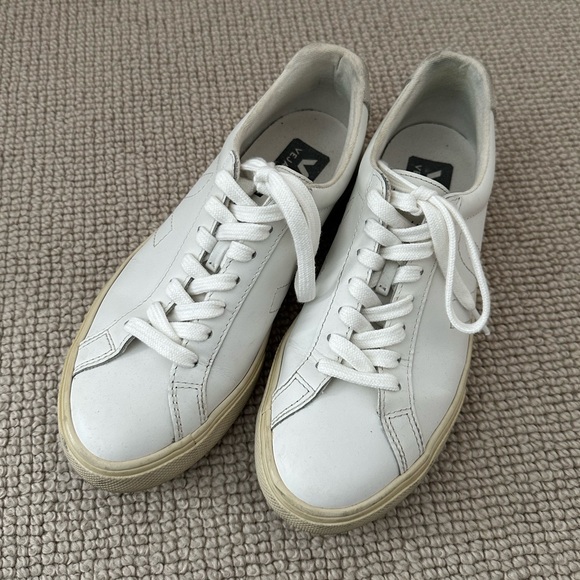 Veja Esplar Stitched Logo Leather Low-Top Sneakers - Size 37 (US 6/6.5) - Picture 2 of 8